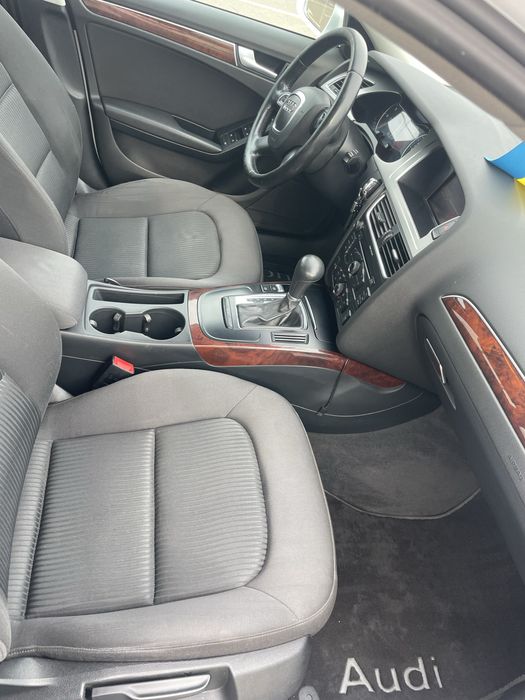 Ауді А4 б8 2010 рік