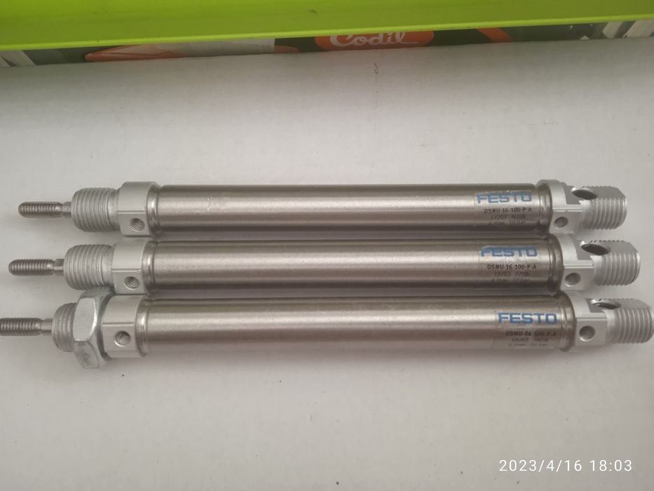 Lote de pneumáticos semi novos