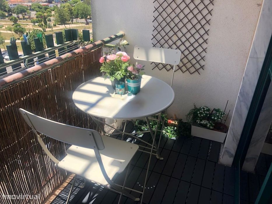 Apartamento T2 Arrendamento em Queluz e Belas,Sintra