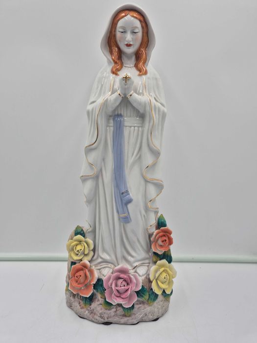Figura Matki Boskiej z porcelany Francja