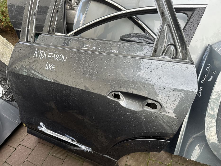 Двері Audi e-Tron(Etron)