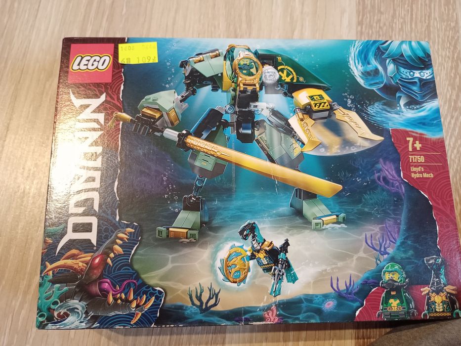 LEGO ninjago Lloyd hydro mech
