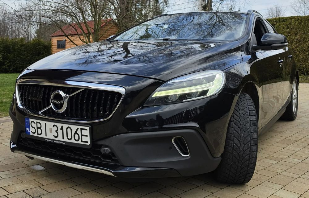 Volvo V40 Cross Country Volvo V40 Cross Country Summit, Panorama, Navi- Ogłoszenie Prywatne