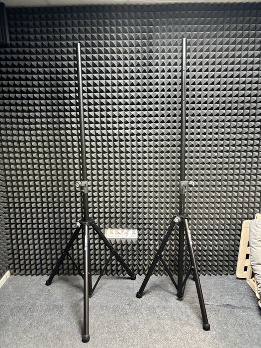 Продам активні колонки JBL 715