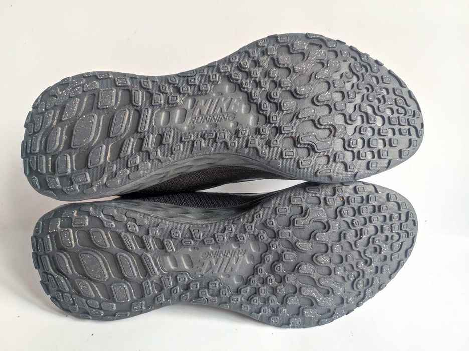 Nike Revolution 6 - Buty do biegania r. 42