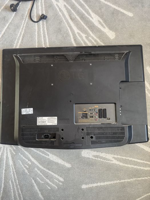 Телевізор Lg  32 дюйми