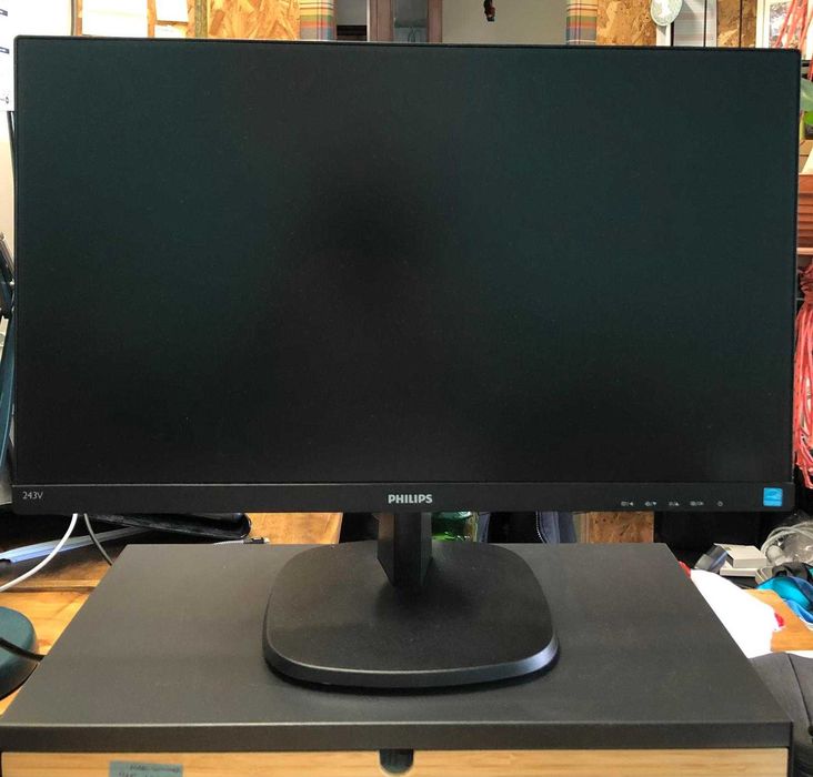 Monitor Philips 243V7Q – Como Novo, 24” Full HD