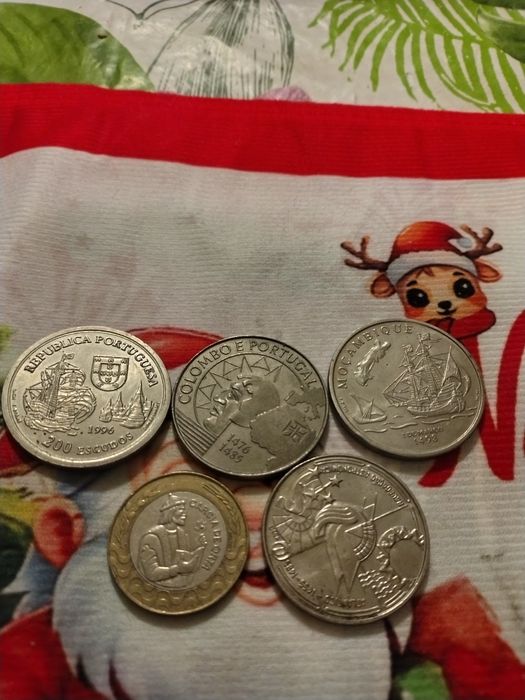 Moedas antigas vendo