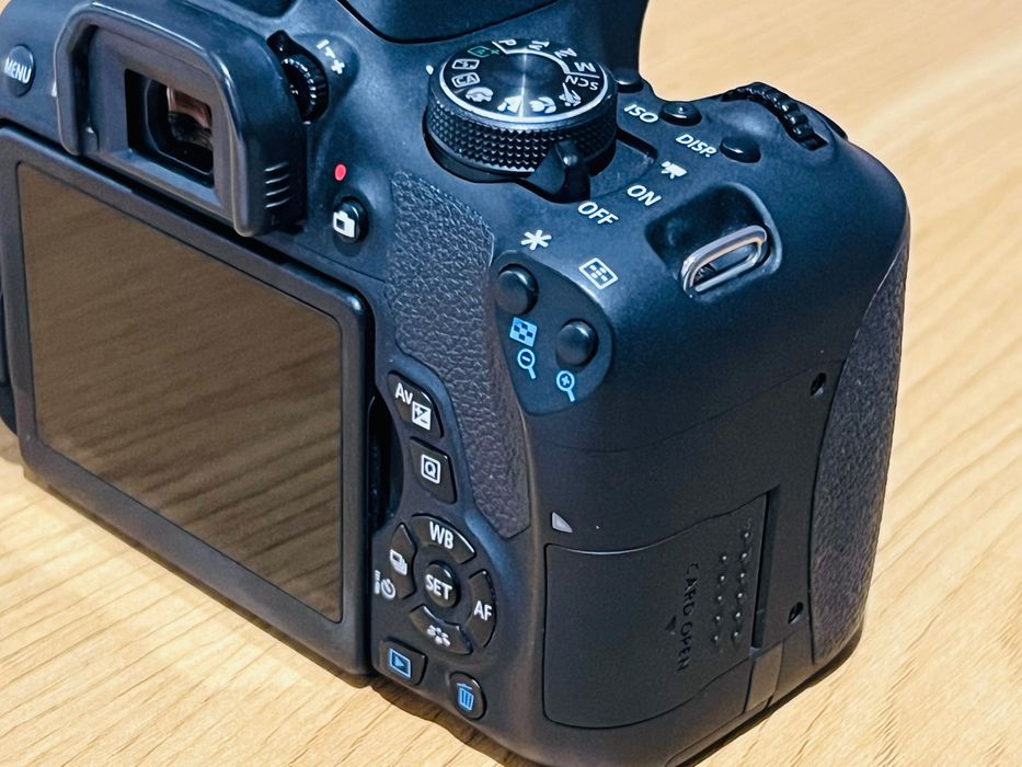 Canon EOS 750D - Wi-Fi & NFC - Máquina fotográfica DSLR