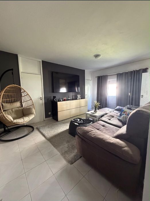 Quarto de solteiro ou casal para arrendar