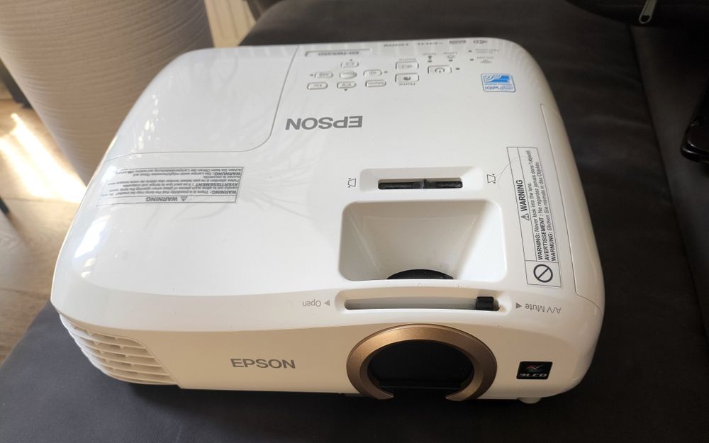 Projektor Epson TW-5350  3Lcd Full HD + okulary 3D / bardzo mało godzin