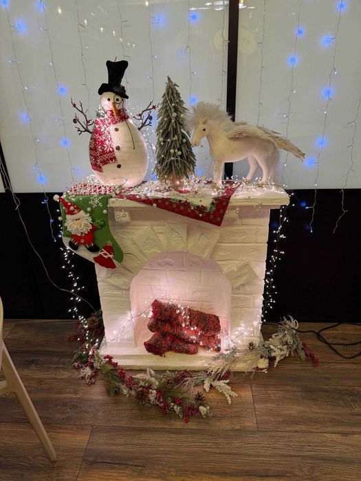 Декор новорічний - камін