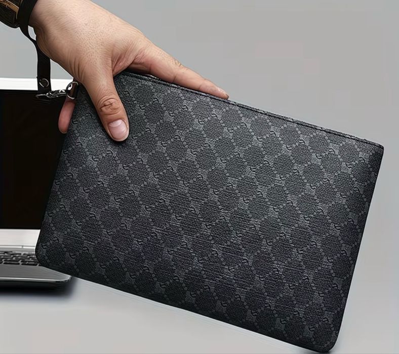 Стильний клатч-органайзер з ремінцем