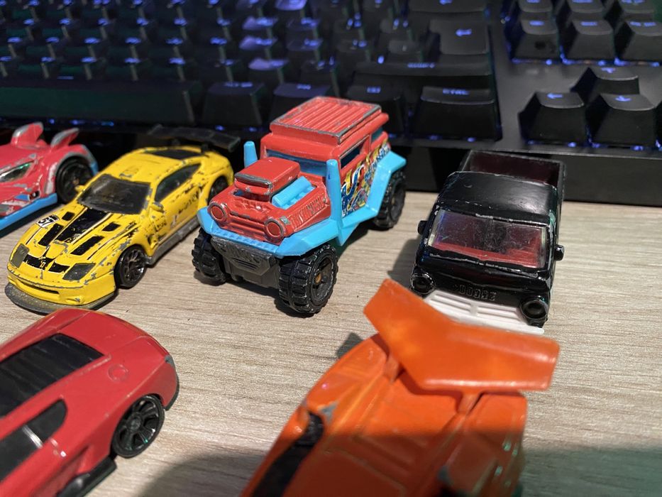 Машики HotWheels