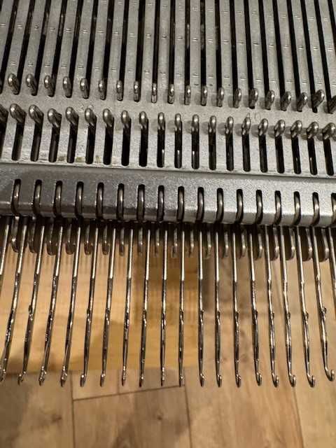 Maszyna dziewiarska jednopłytowa