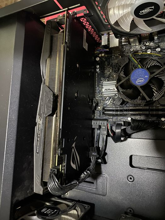 Ігрова відекарта rx580 8gb в топовому сигметі asus rog strix