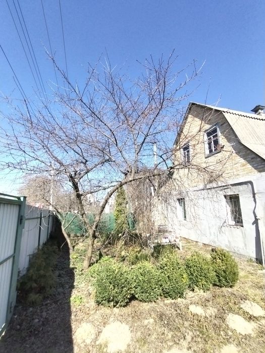 Продается дом на два входа , недалеко от центра,  92 кв.м.