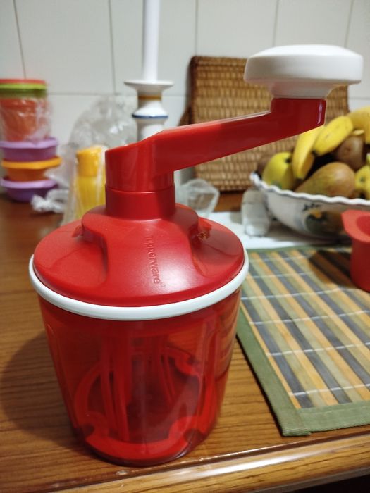 Batedeira manual da tupperware usada