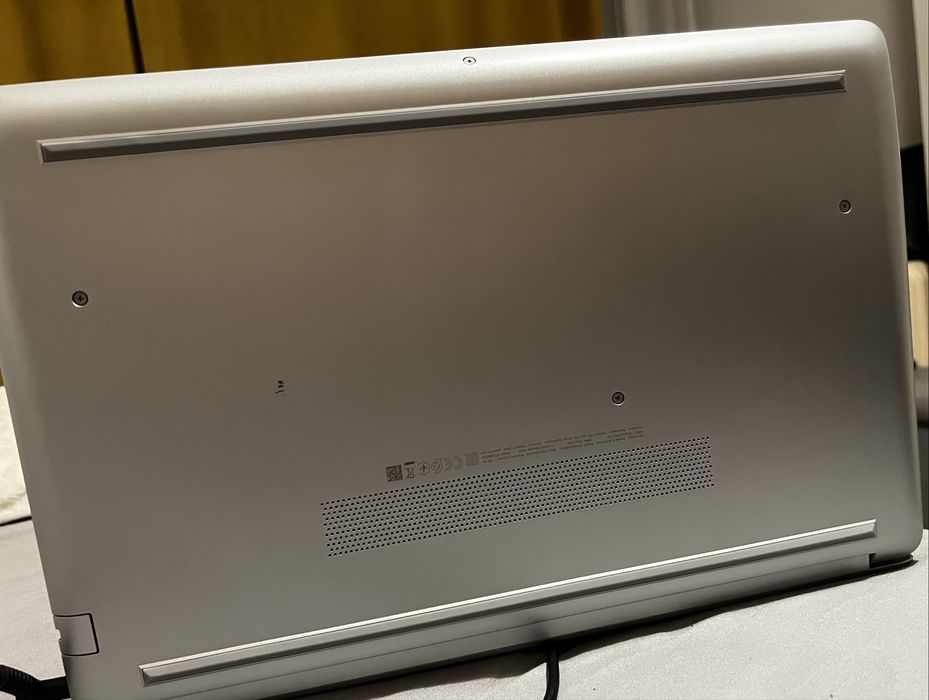 Laptop Hp 255 8GB  RAM 256 GB SSD