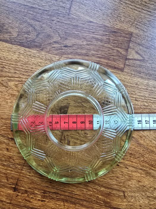 Stare szkło talerzyki  zielone