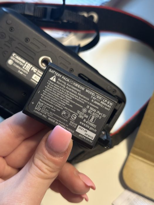 Фотоапарат Canon EOS4000D (в ідеальному стані)