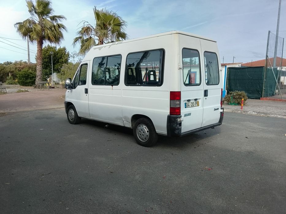 Vendo ou troco carrinha de 9lugare