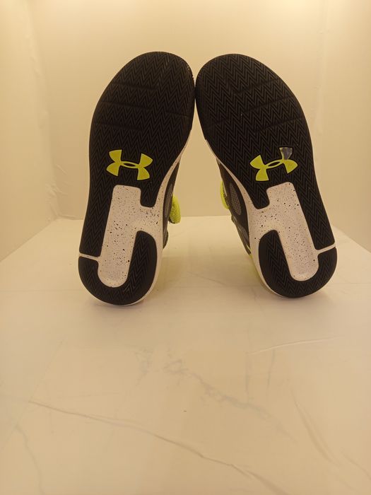 Under Armour ...