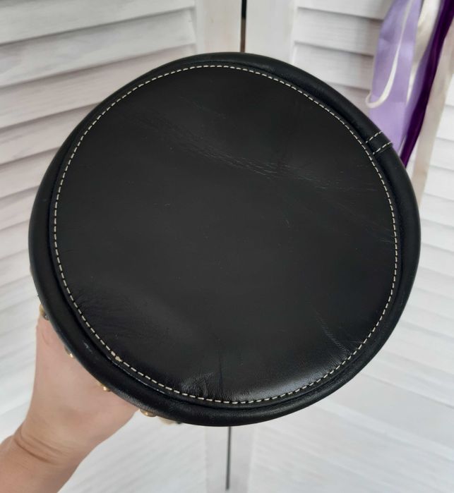 Брендовая кожанная сумка на зятяжке moschino, оригинал