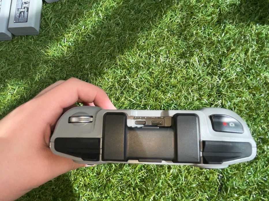 Dron DJI Mini 2SE Fly More Combo