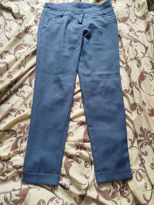 Жіночі класичні брюки