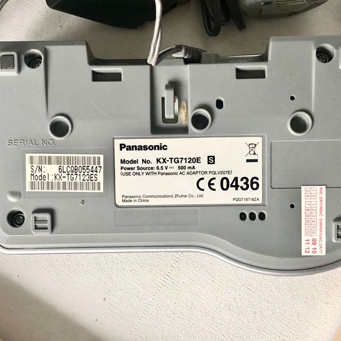 Zestaw bezprzewodowy Panasonic KX-TG7120E z 4 słuchawkami
