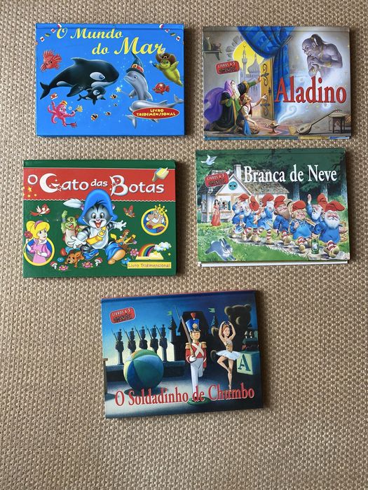 Vários livros a 3 dimensões / Pop up