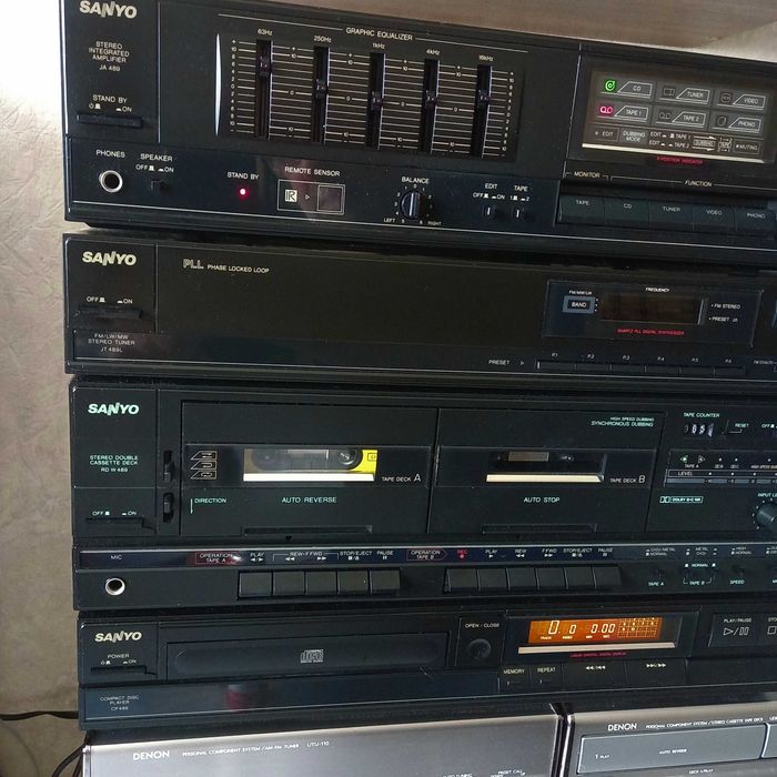 Комплект Sanyo підсилувач+тюнер+кас.дека+СД.