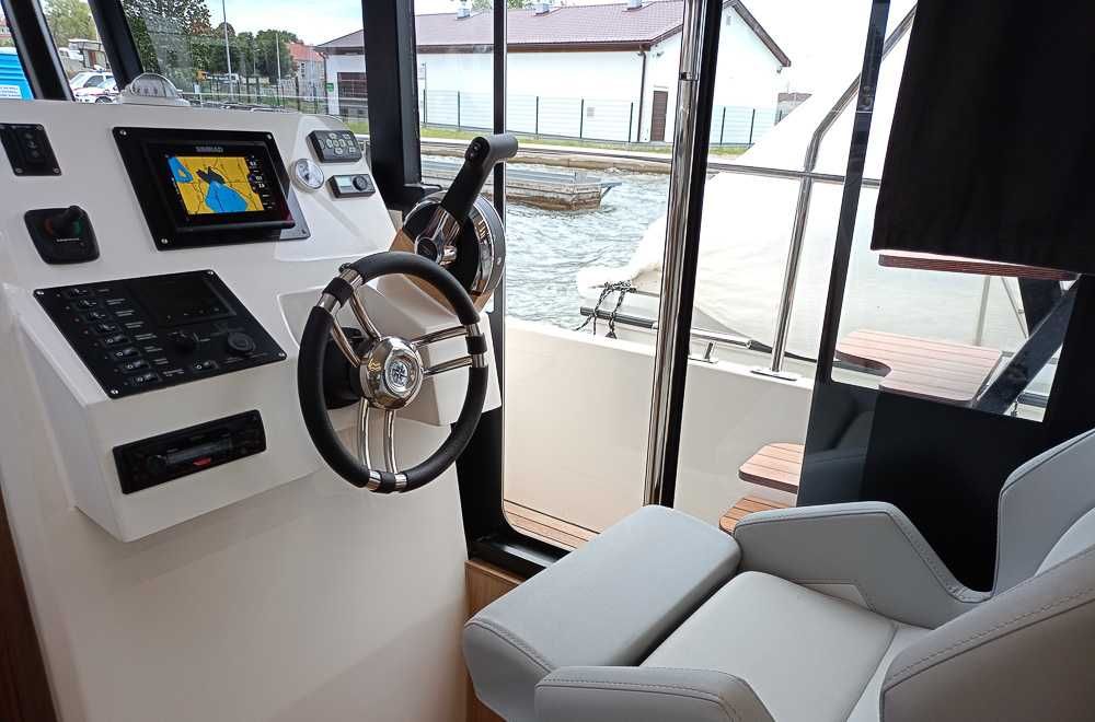 Jacht LY 30+  czarter jachtu wynajem Mazury
