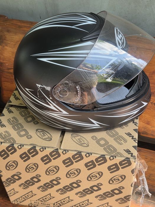 Kask na motor hulajnogę itp r.S 55-56cm