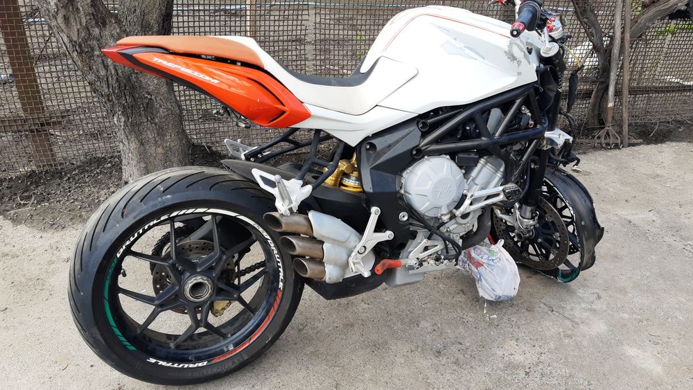 MV Augusta brutale 800 розборка двигун