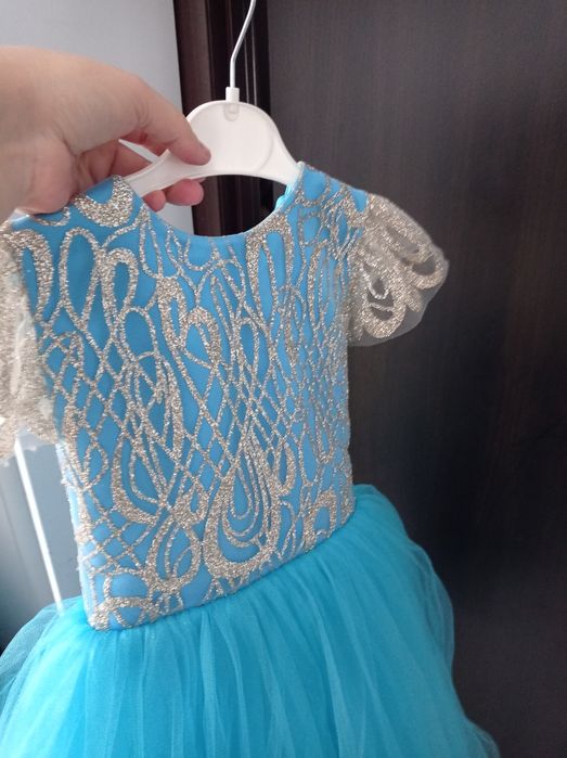 Нарядне плаття на дівчинку