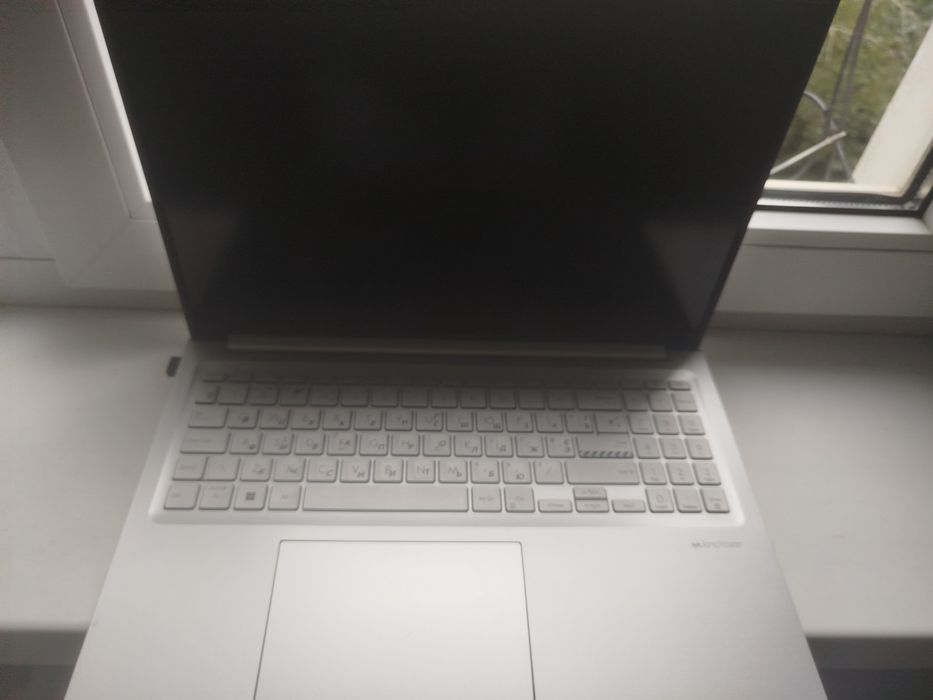 Потужний ASUS Vivobook 16 X1603Z / Core i3 12th gen / 8GB / 512GB SSD / Великий екран 16"