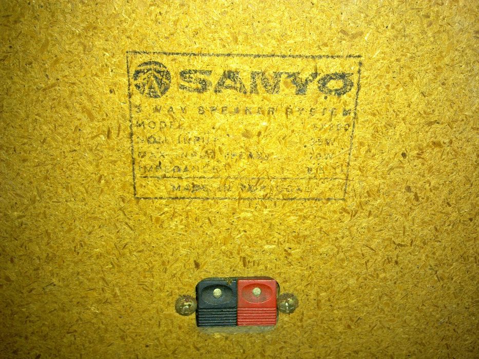 Par de colunas Sanyo Hifi de 3 vias grandes