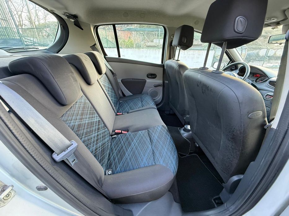 Renault clio 1.2  16V