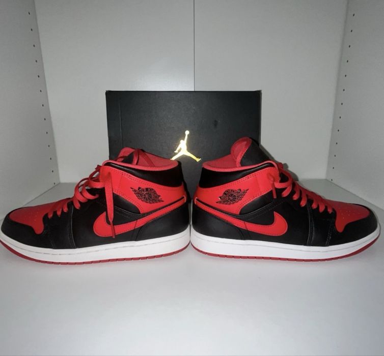 Air Jordan 1 mid alternate bred