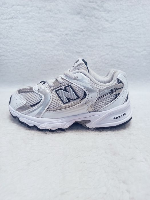 Оригінал New Balance 25 розмір, устілка 16 см кросівки для дівчинки або хлопчика