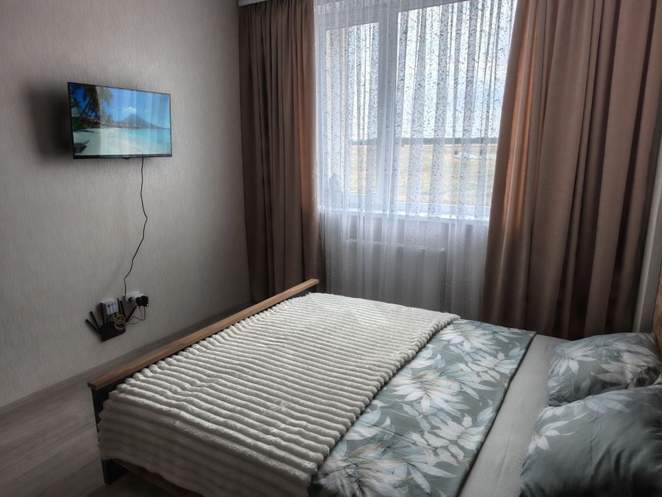 Сдам посуточно 1ком.кв. ЖК " 7 небо" , Авангард