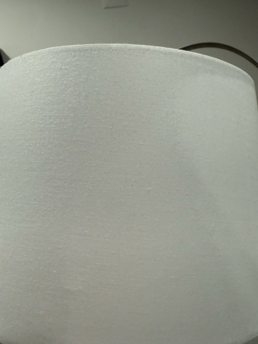 Candeeiro de pé em arco