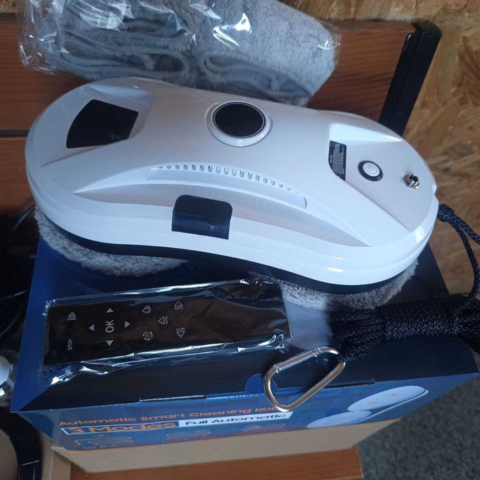 Робот пилосос для миття вікон з розпилювачем Мойщик окон Новий