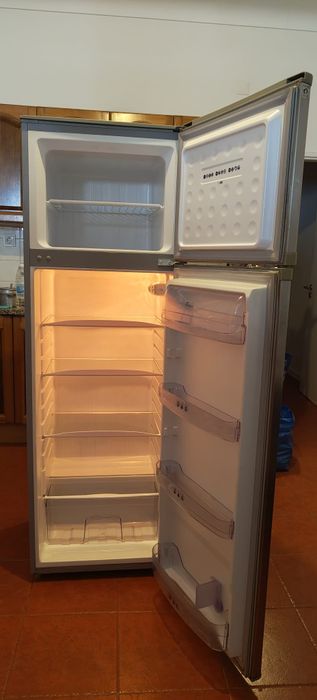 Frigorífico Whirlpool WTE2511A+W – Bom estado, com sinais de uso