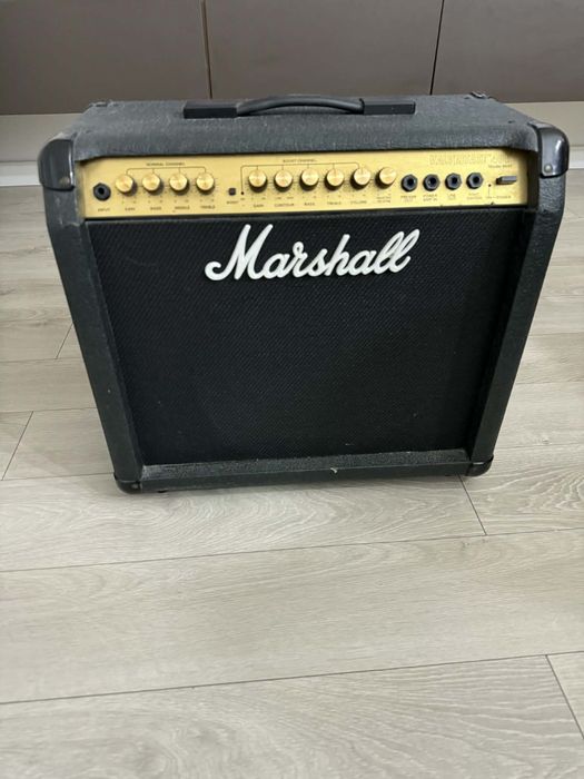 Wzmacniacz Marshall Valvestate 8040 40 W