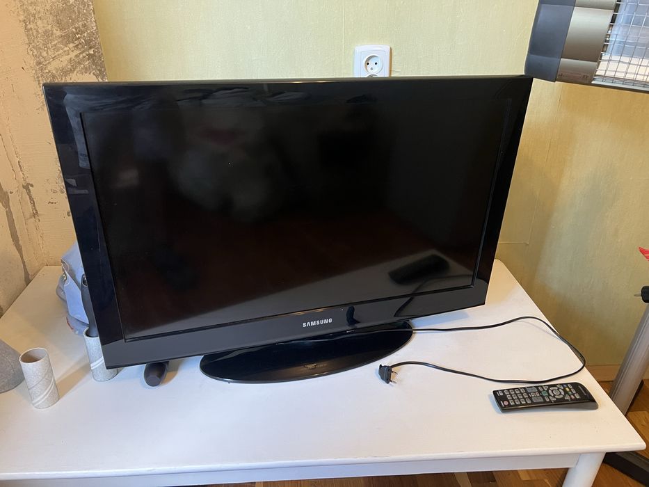Продам Телевизор Samsung LE32D403