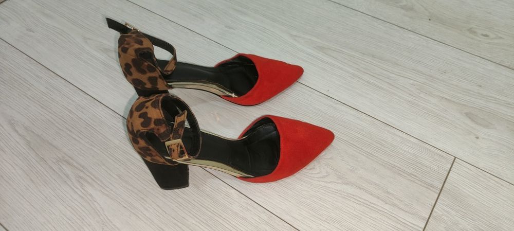 Sexowne buty na obcasie