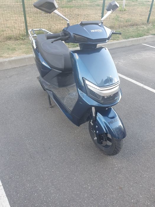 Продам електроскутер Maxxter Nova  — LED-світло, багата комплектація